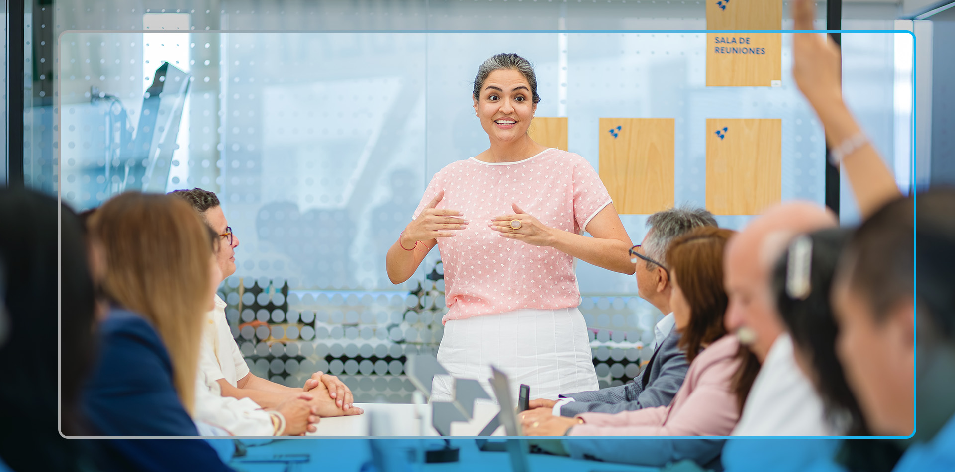 Reinvéntate después de los 50: Cómo convertir tu experiencia en un negocio exitoso