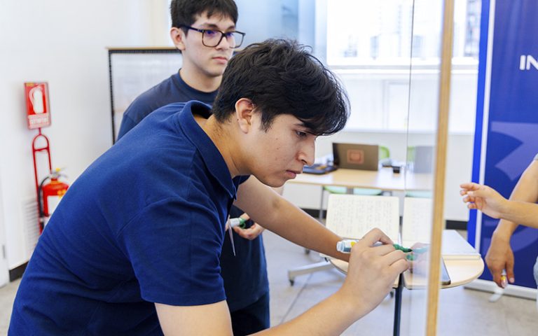 hackaton-2026_0005_RC224341