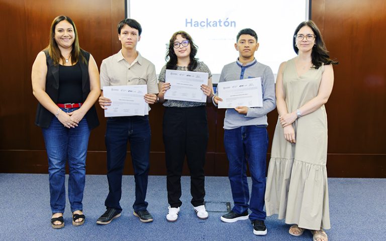 hackaton-2026_0005_RC225179