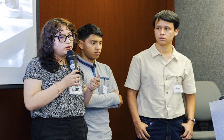 hackaton-2026_0009_RC225063